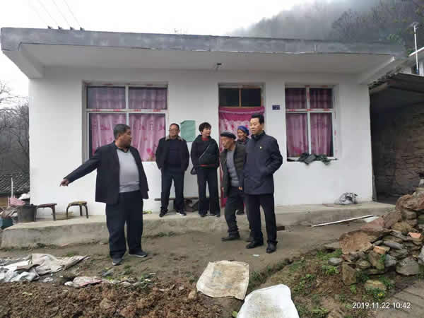 隴運集團公司開展“解難題、辦實事、送溫暖”主題黨日活動